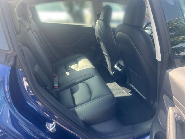 Fahrzeugabbildung Tesla Model 3 Basis RWD Soundsystem ACC El. Heckklappe