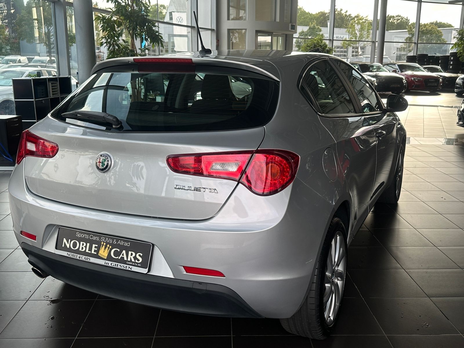 Fahrzeugabbildung Alfa Romeo Giulietta TÜV neu 9/2028 KLIMA NAVI ALU DAB