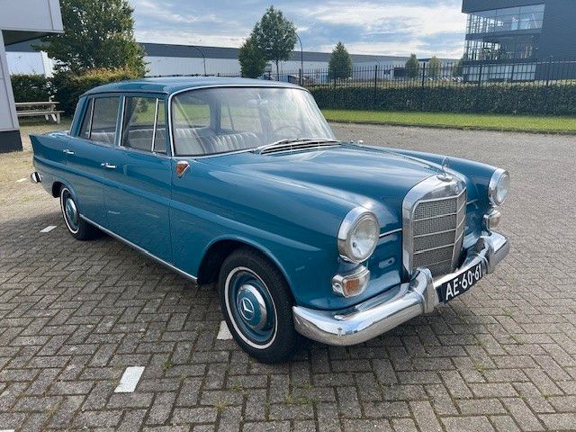 Mercedes-Benz 190D  Heckflosse  W110