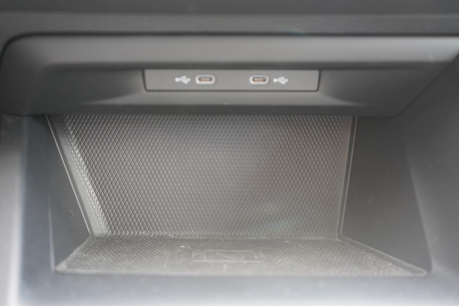 Volkswagen Golf VIII 1.5 TSI Life LED ACC App-Connect PDC