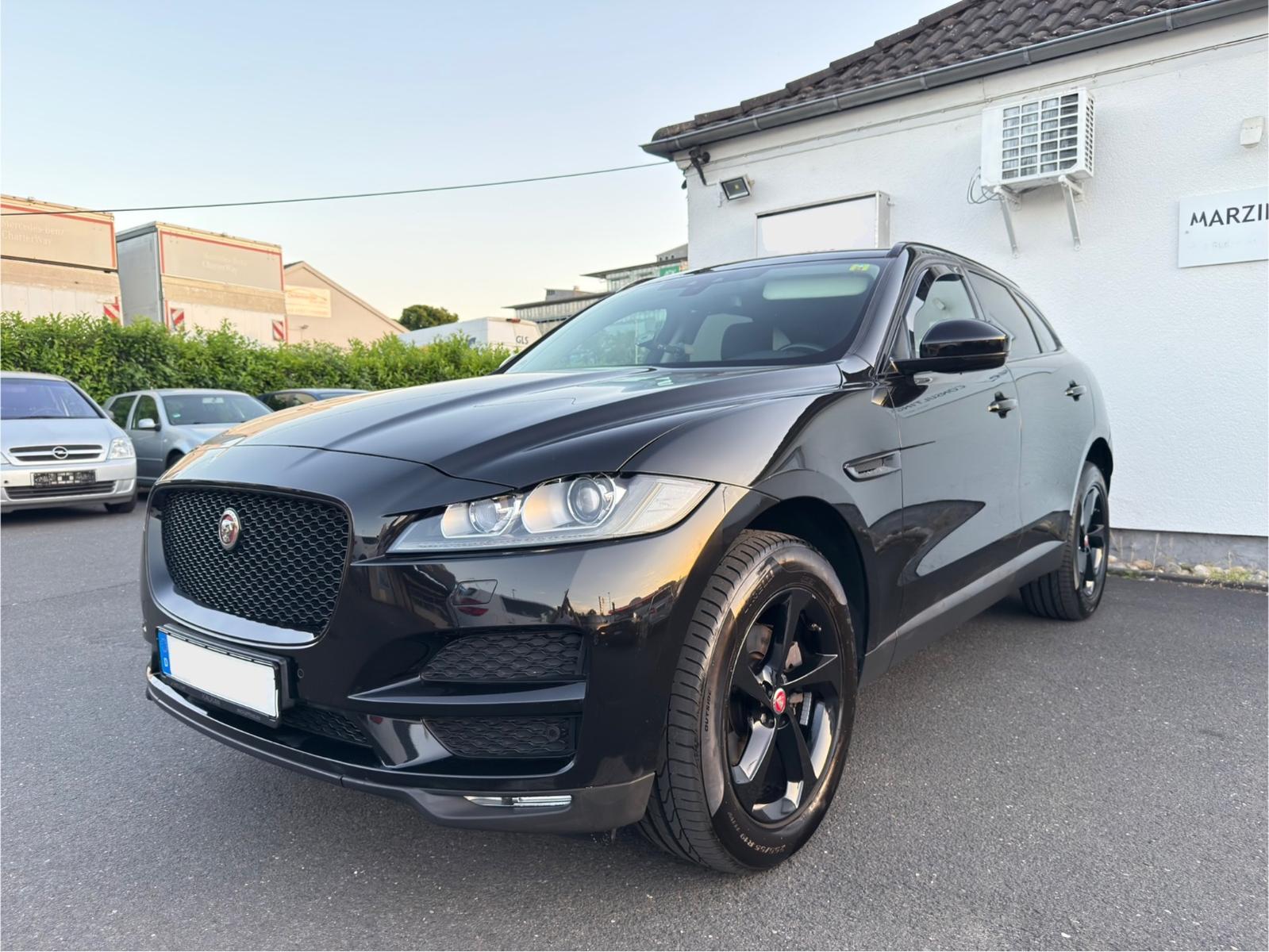 Jaguar F-Pace F-PACE 20d Pure R-Sport Aut. *Nav*Leder*L
