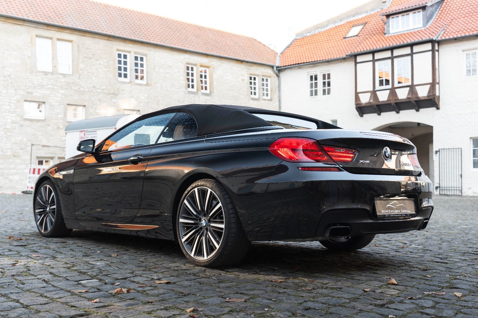 Fahrzeugabbildung BMW 650i xDrive Cabrio H&K LED CARPLAY NAV KAM ACC