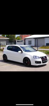 Volkswagen VW Golf GTI DSG Edition 30 - Volkswagen Golf: V GTI Edition 30
