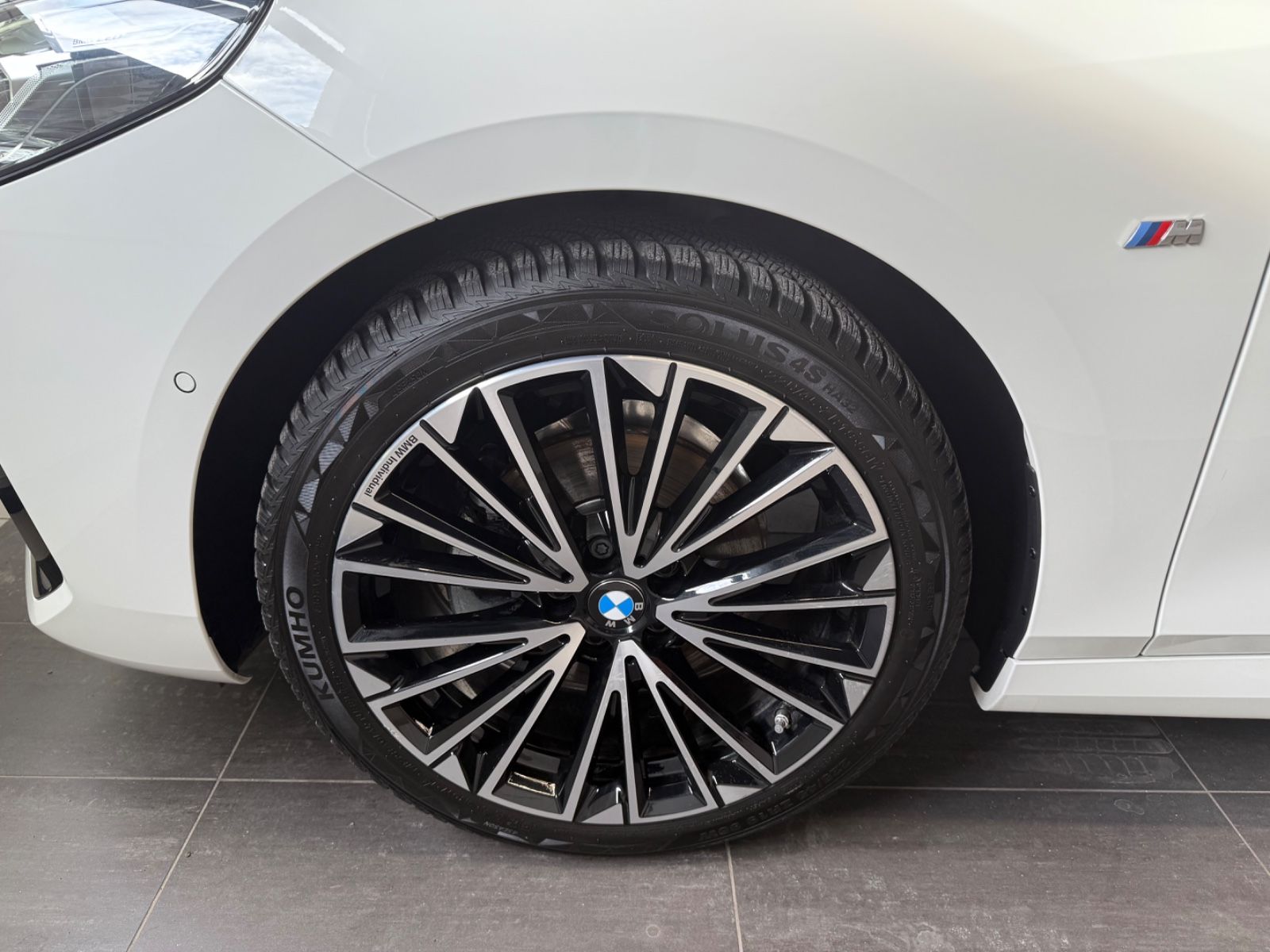 Fahrzeugabbildung BMW Active Tourer 220 i M Sport, 360-Grad Kamera