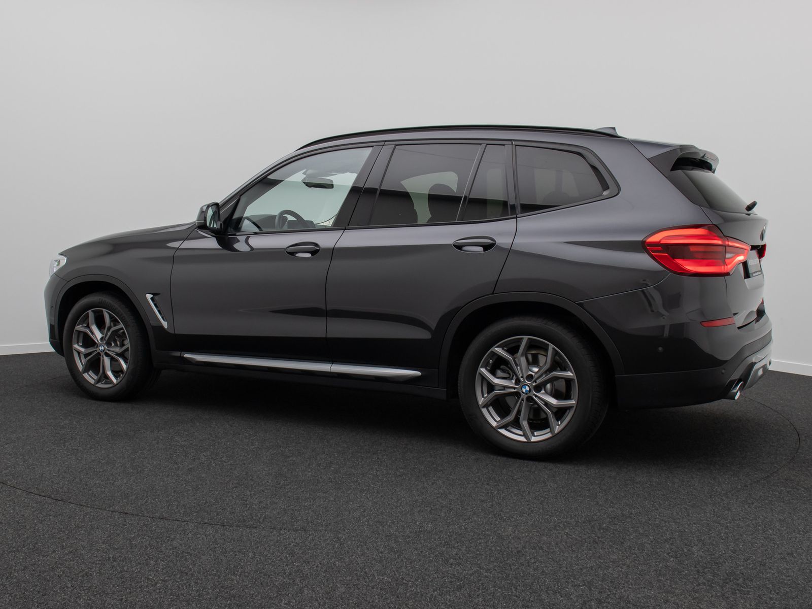 Fahrzeugabbildung BMW X3 xD20d xLine Kamera DAB Memory AHK Komfort 19"