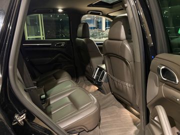 Porsche Cayenne - 10