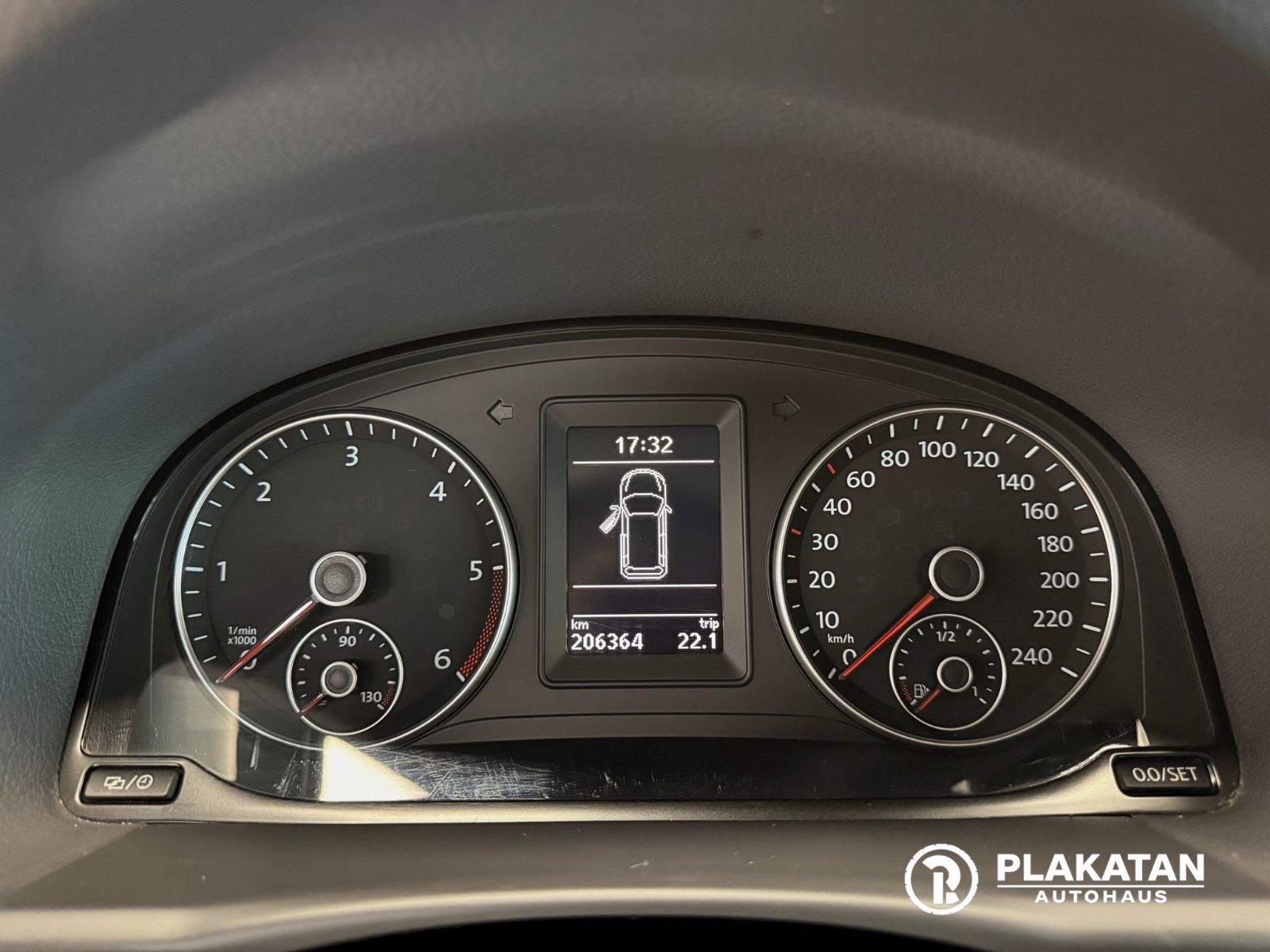 Fahrzeugabbildung Volkswagen Touran Zahnriemen Neu, Parksensoren, TÜV Neu,