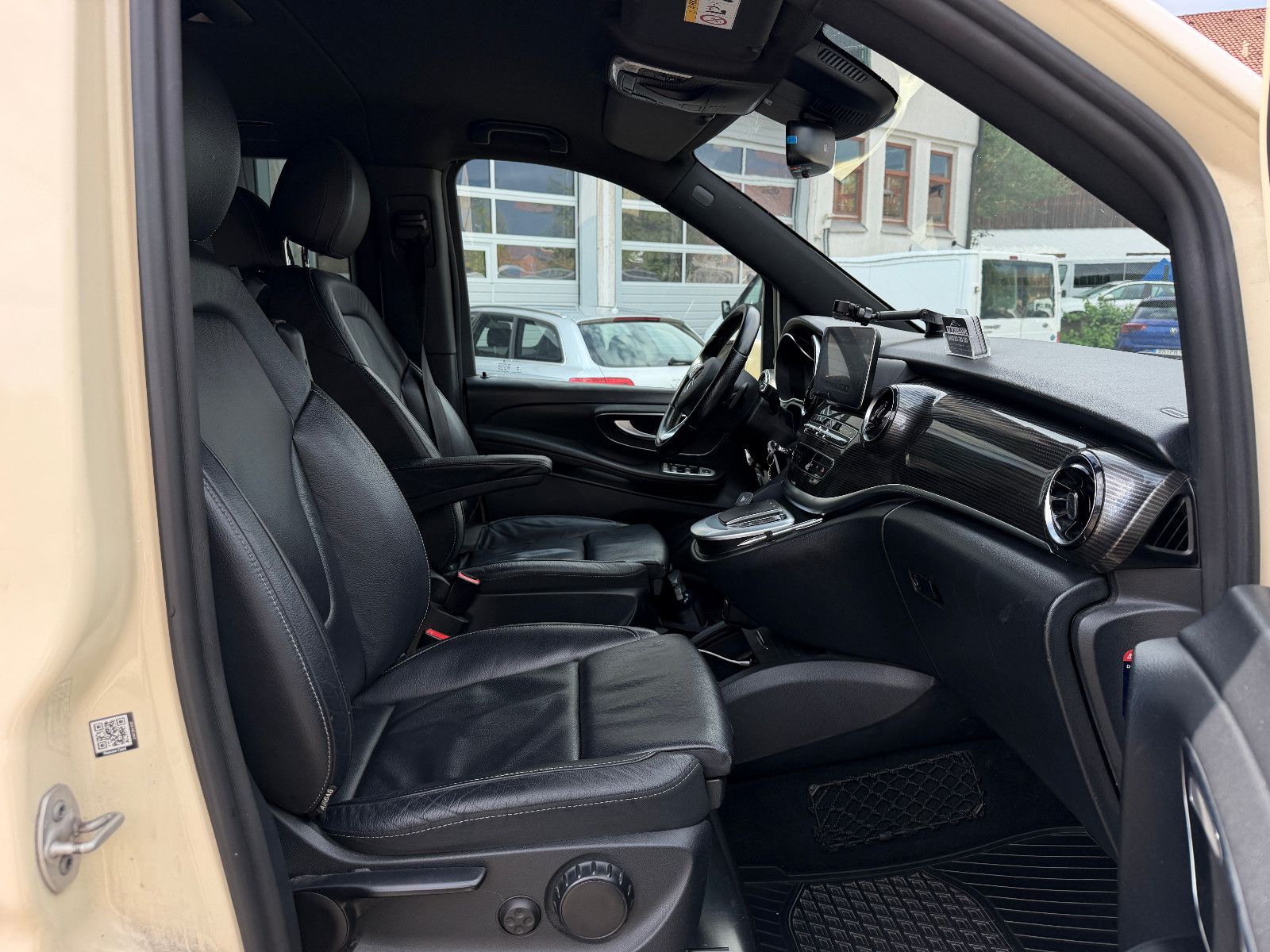 Fahrzeugabbildung Mercedes-Benz V 250 d 4MATIC extralang |360°|LED|TAXI