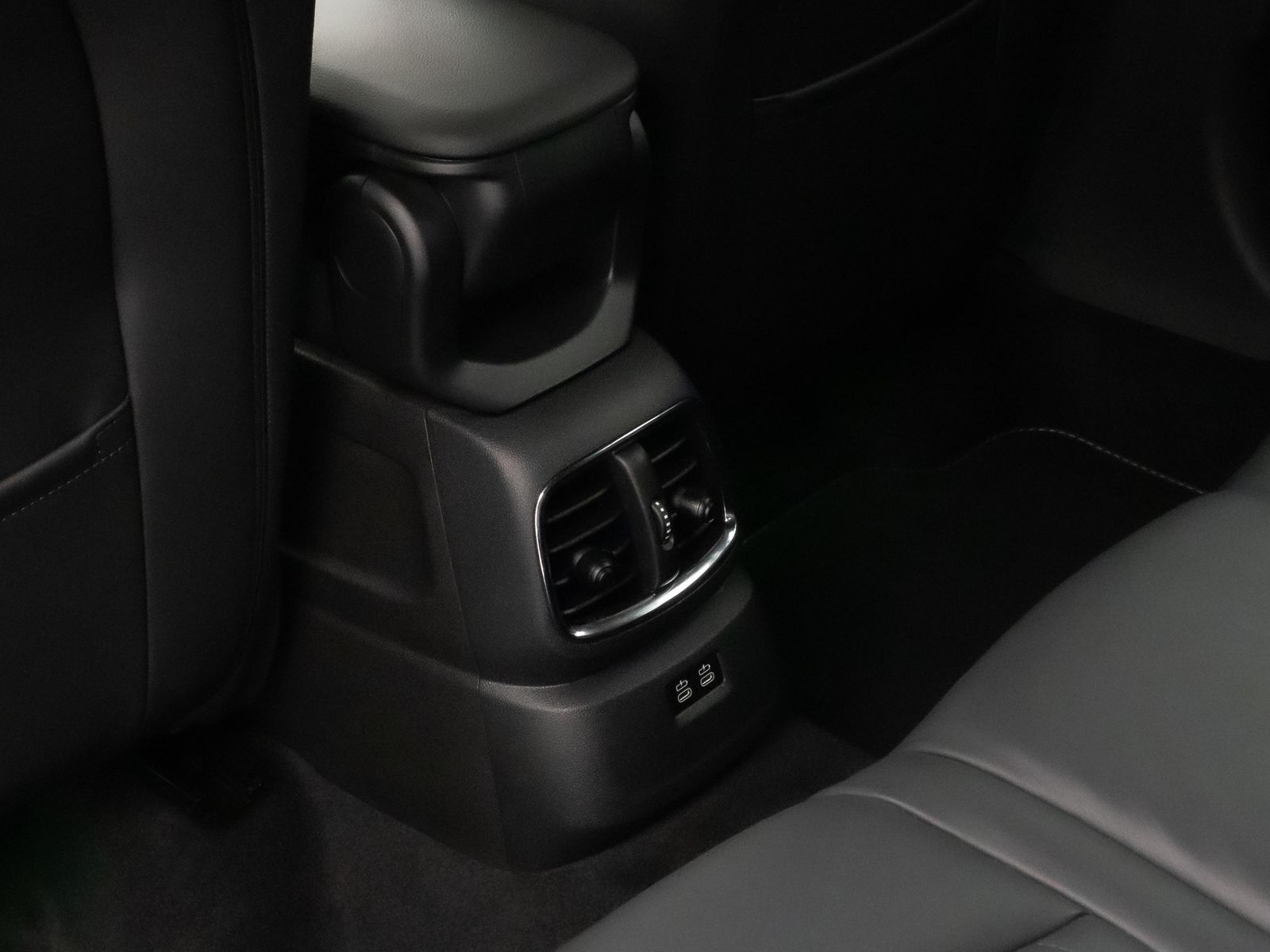 Fahrzeugabbildung MINI Cooper SD Countryman ALL4 HUD DAB Kamera 19Zoll