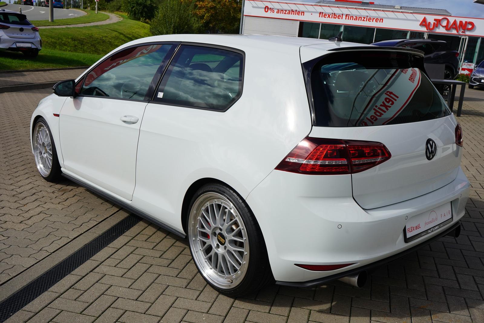 Volkswagen Golf VII 2.0 GTI Sitzheizung Klimaaut. PDC AHK