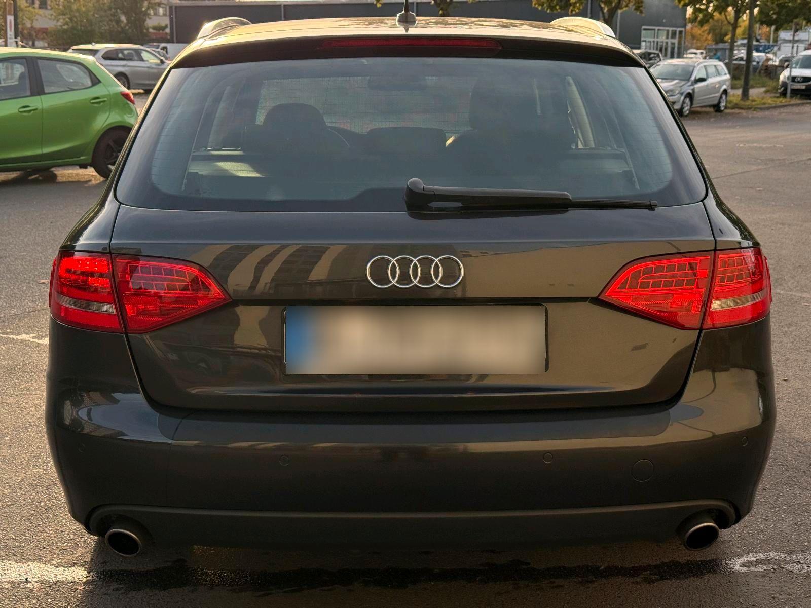 Audi A4 2009 — photo 5