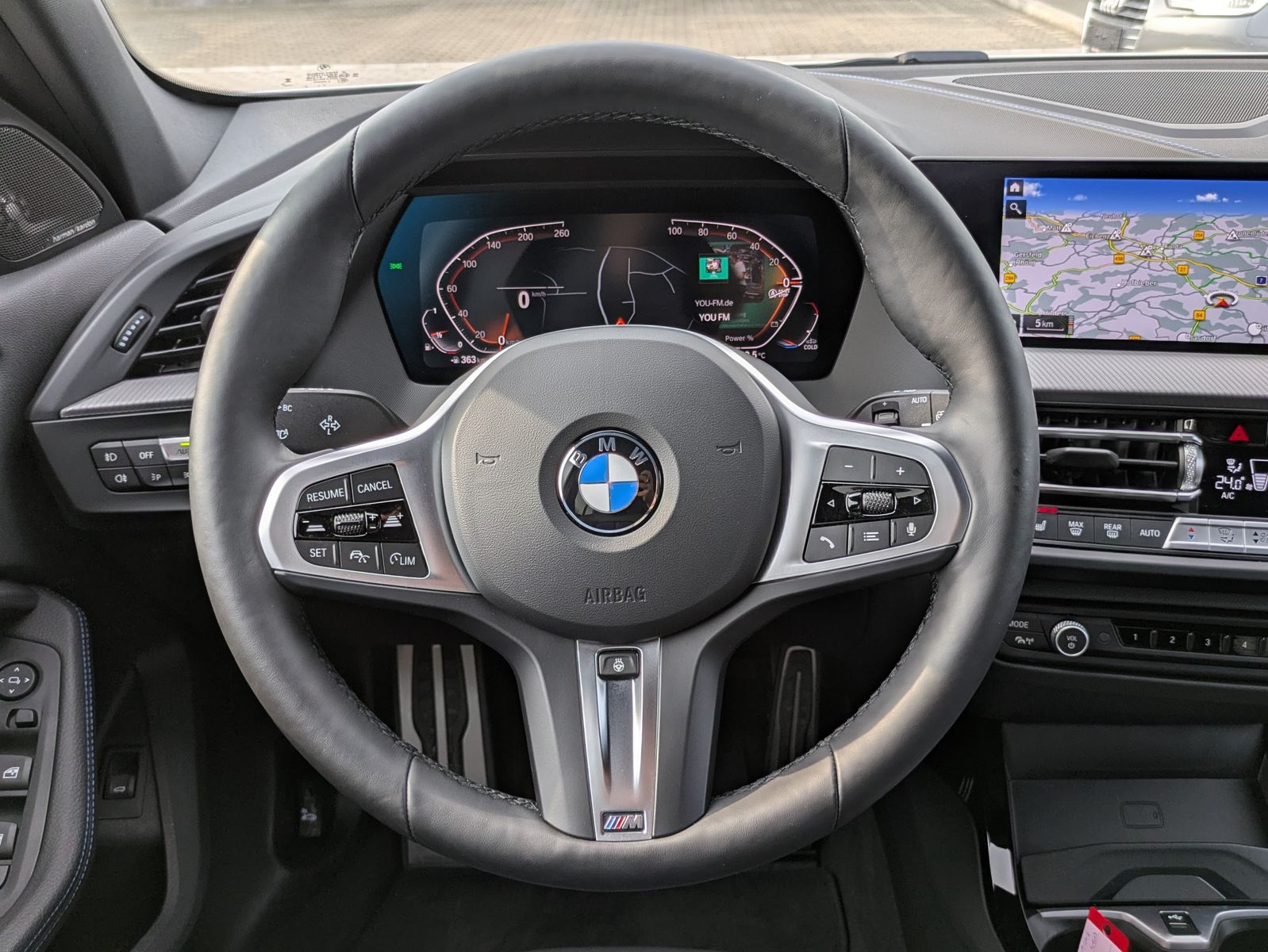 Fahrzeugabbildung BMW 120 i M Sport SHADOW*ACC*KAMERA*H&K*AHK*LED*DAB
