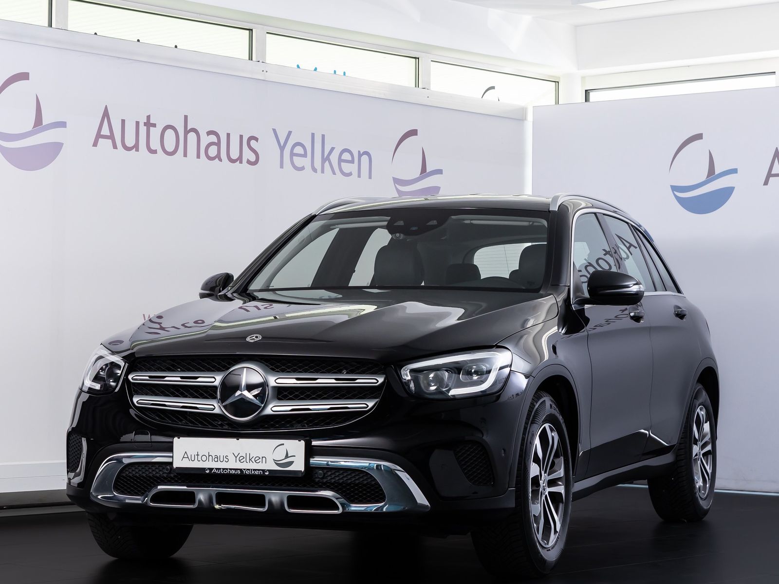 MERCEDES-BENZ GLC 220d 4Matic *LED*DISTR*AHK