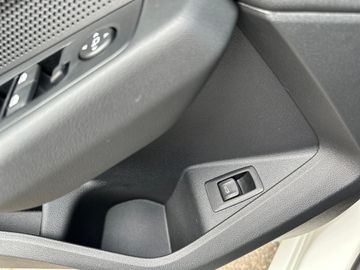 BMW 116i Advantage DAB LED WLAN Tempomat Klimaaut.
