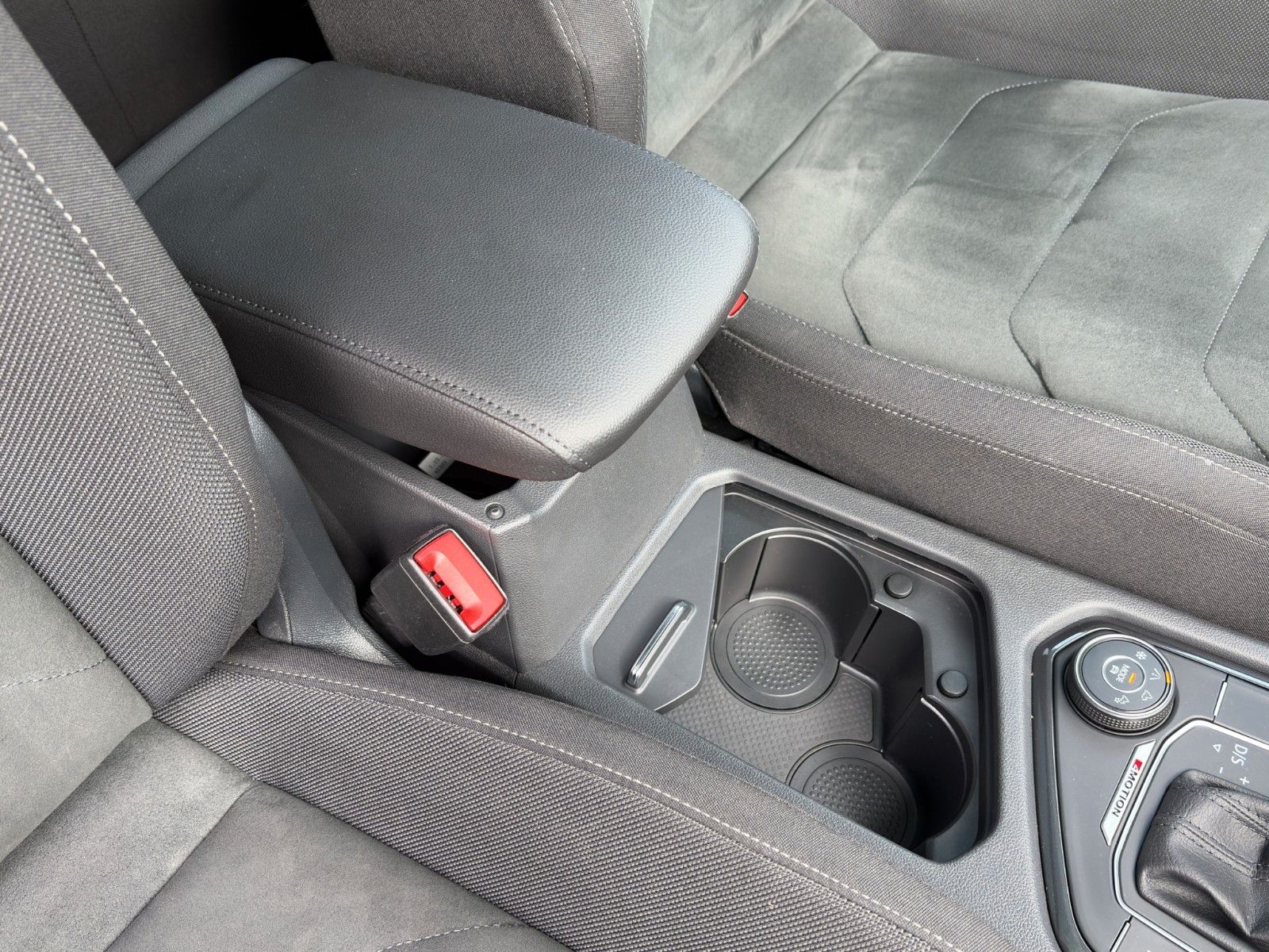 Fahrzeugabbildung Volkswagen Tiguan Allspace Highline 4Motion*7Sitzer*Pano**