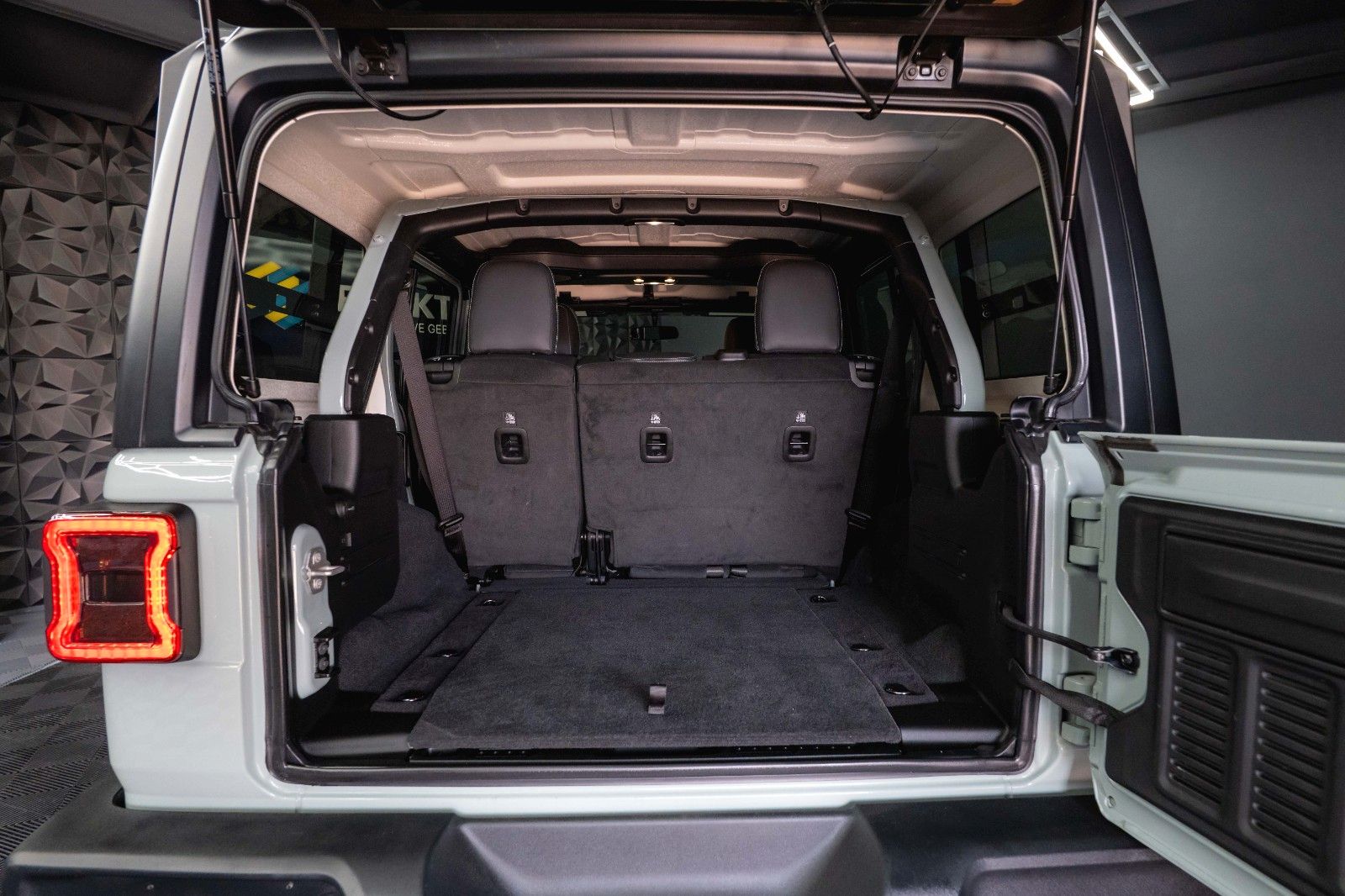 Fahrzeugabbildung Jeep Wrangler 2.0 T UNLIMITED SPORT S OFFROAD 4x4 LED