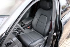 PORSCHE Cayenne Coupe GTS /PDCC/ STANDHZG./ BURMESTER HE PORSCHE Cayenne Coupe GTS /PDCC/ STANDHZG./ BURMESTER HE