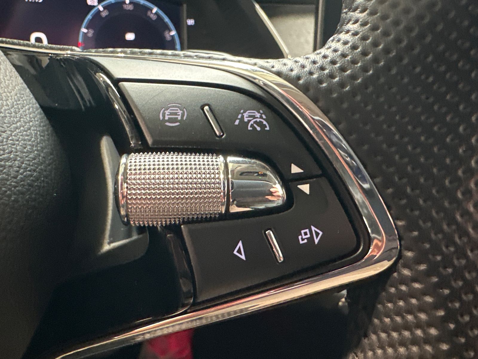 Fahrzeugabbildung SKODA Octavia Combi 1.4 TSI iV DSG Style NAV+LED+HUD