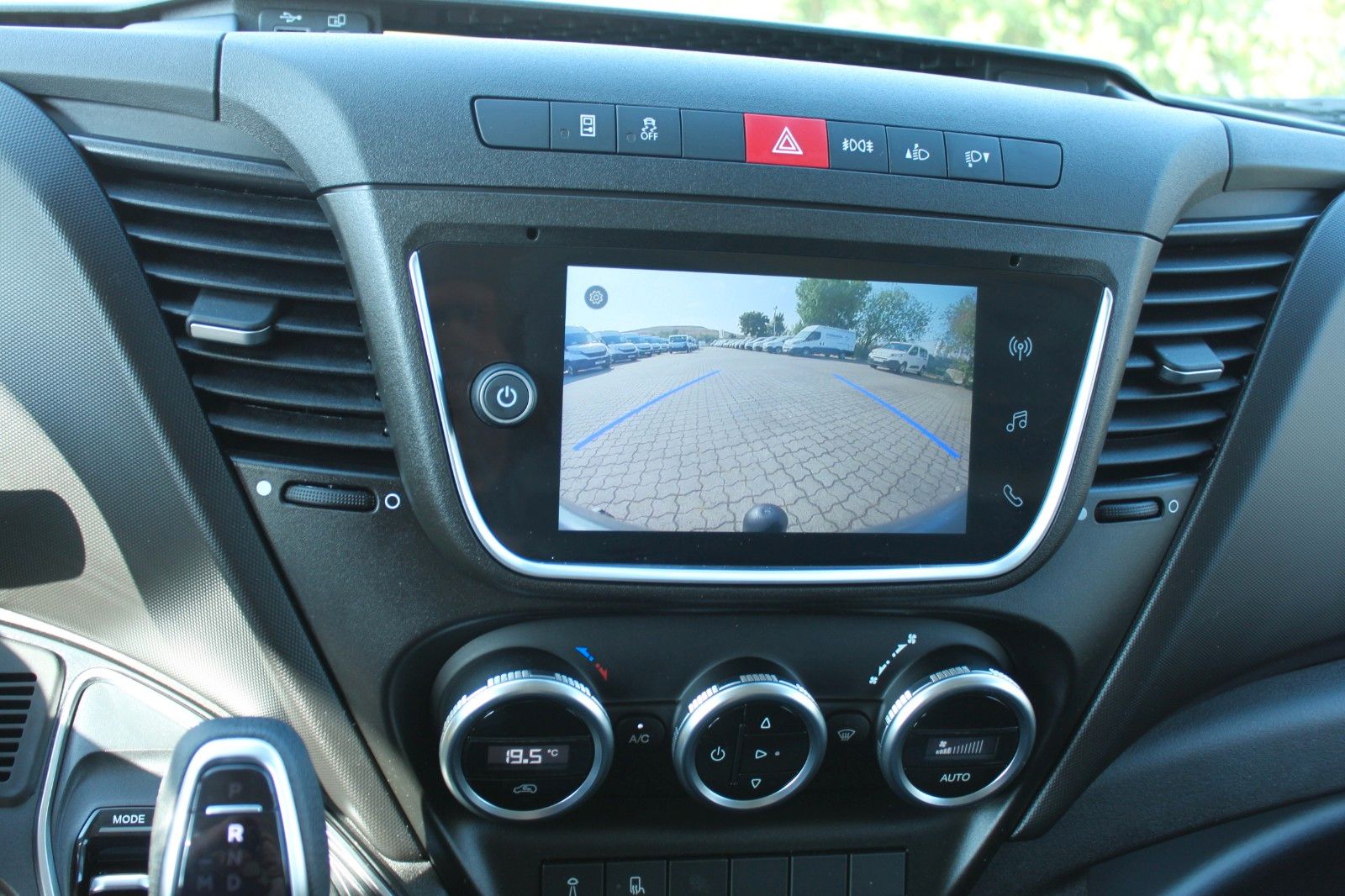 Fahrzeugabbildung Iveco Daily 72C18HA8 Pritsche 6m