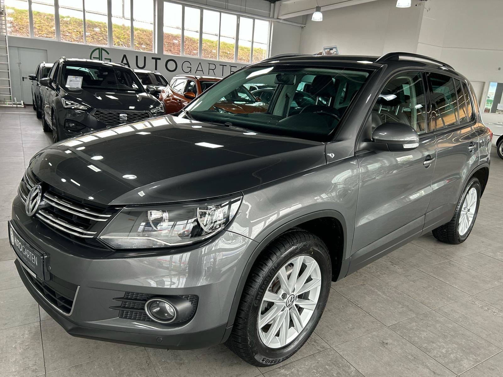 VW Tiguan*Navi*Leder*Automatik*Tempomat*PDC