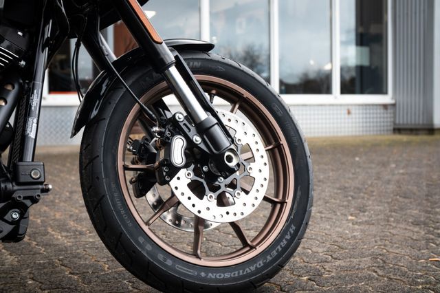 Fahrzeugabbildung Harley-Davidson FXLRST LOW RIDER ST 117 MY23 - VORBESTELLEN