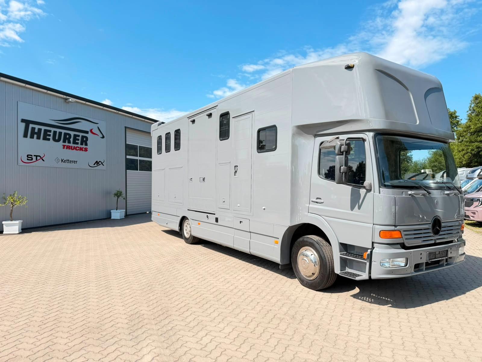 Mercedes-Benz ATEGO 1218  5  Pferde  Wohnung Dusche