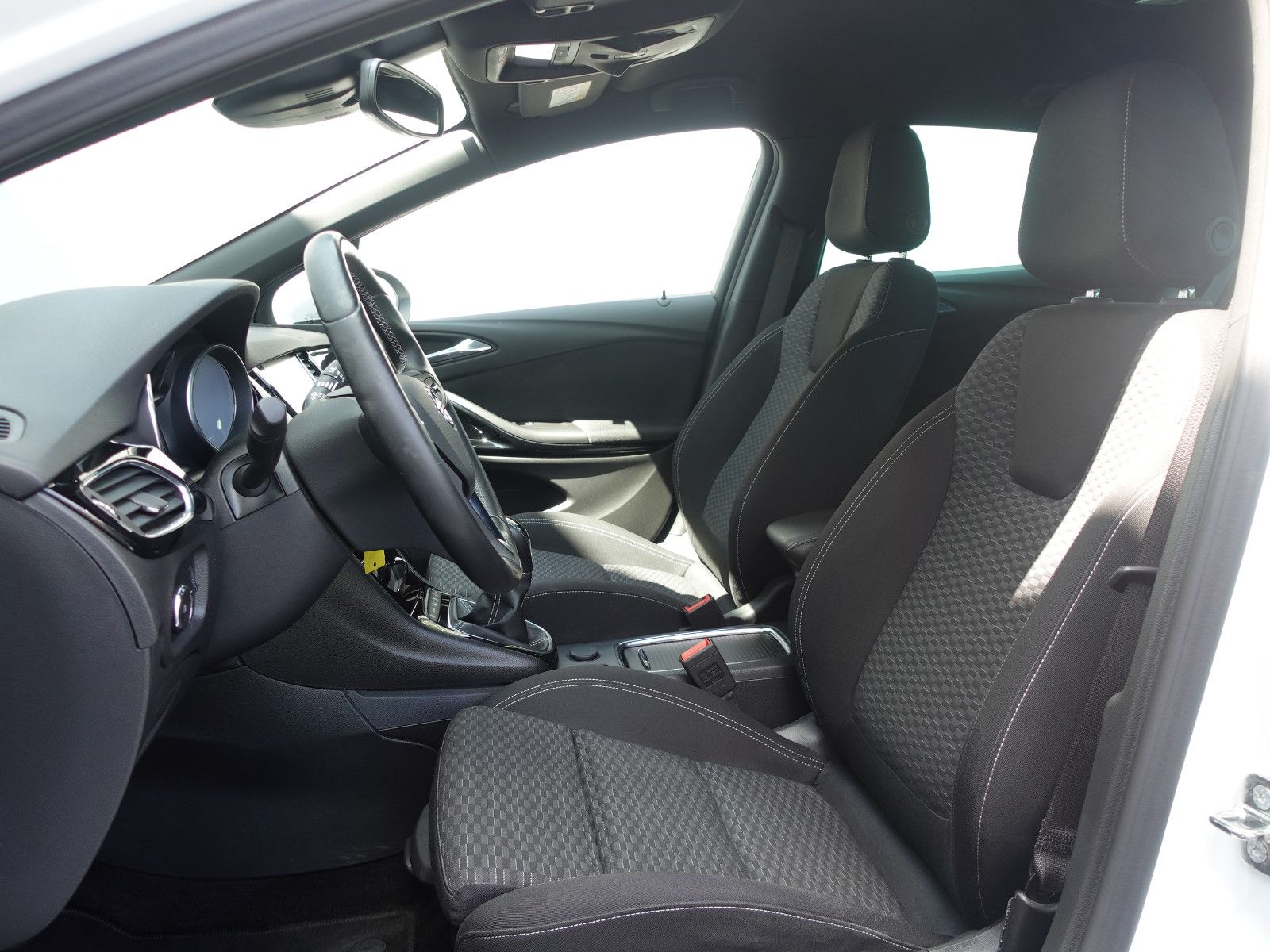 Fahrzeugabbildung Opel Astra 1.6Turbo Dynamic Navi,OPC-Line,SHZ,Standhz