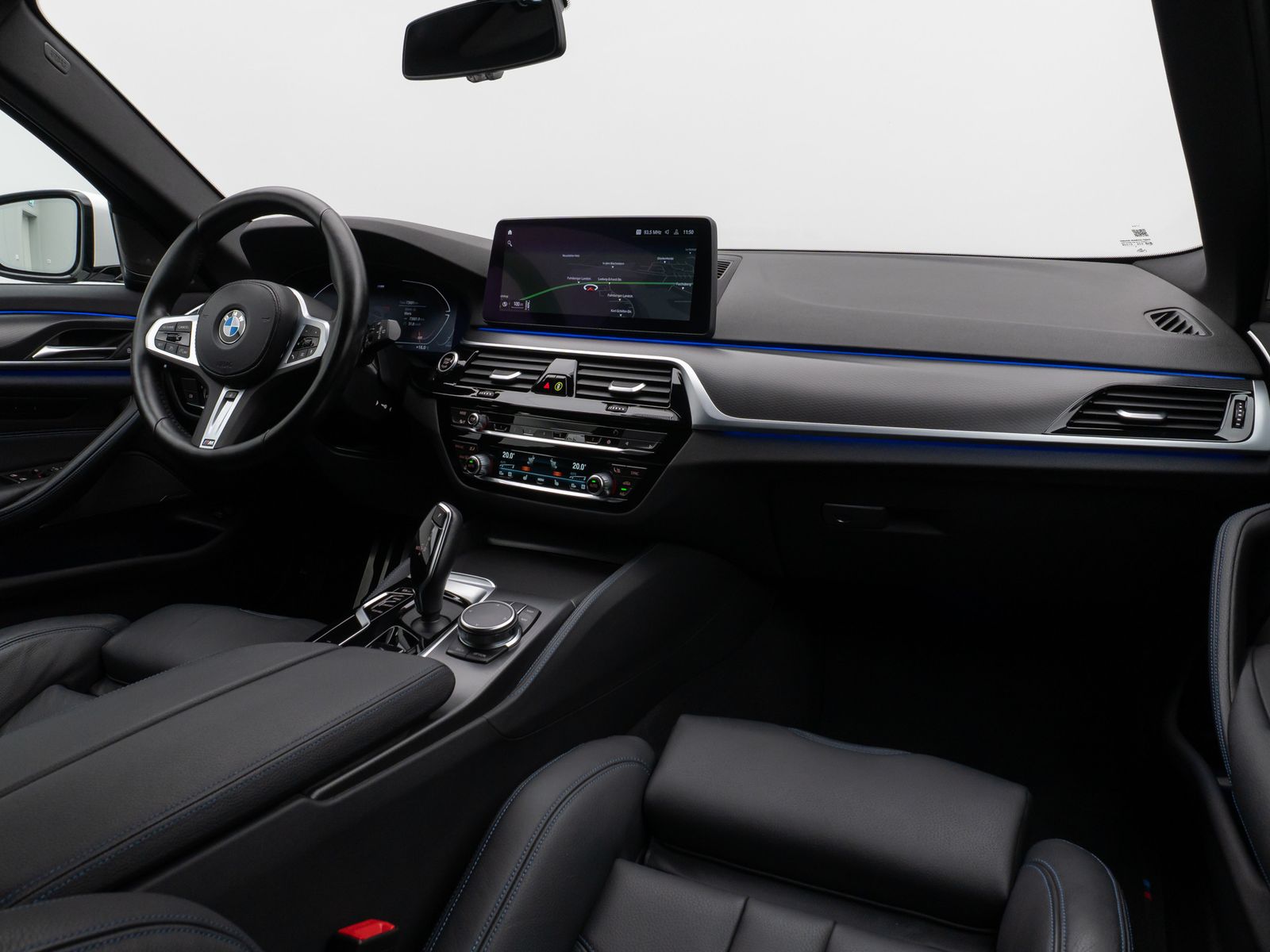 Fahrzeugabbildung BMW 540d xD M Sport Kamera DAB H/K AHK Alarm 20Zoll