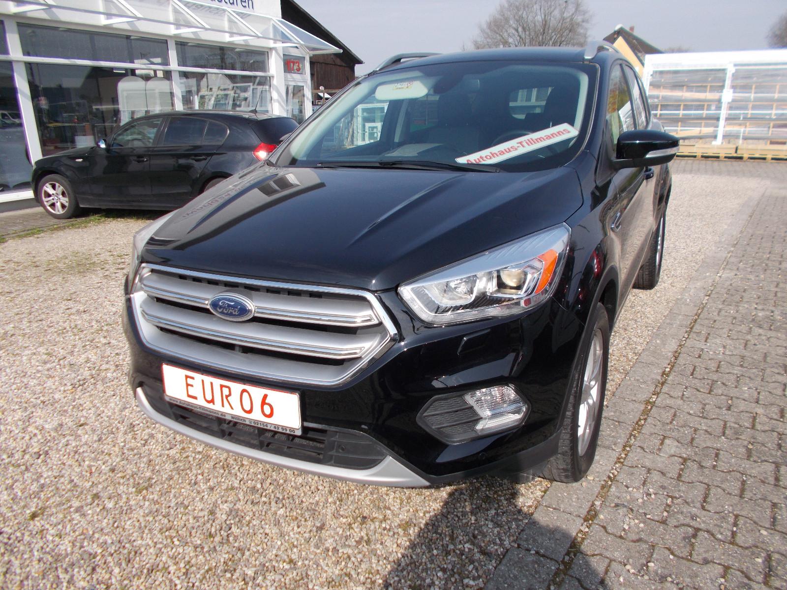 Ford Kuga Titanium,1.Hand,Scheckheft,Navi,Kamara