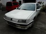 Peugeot 605 SRI SR - Peugeot 605 mit Benzin-Antrieb