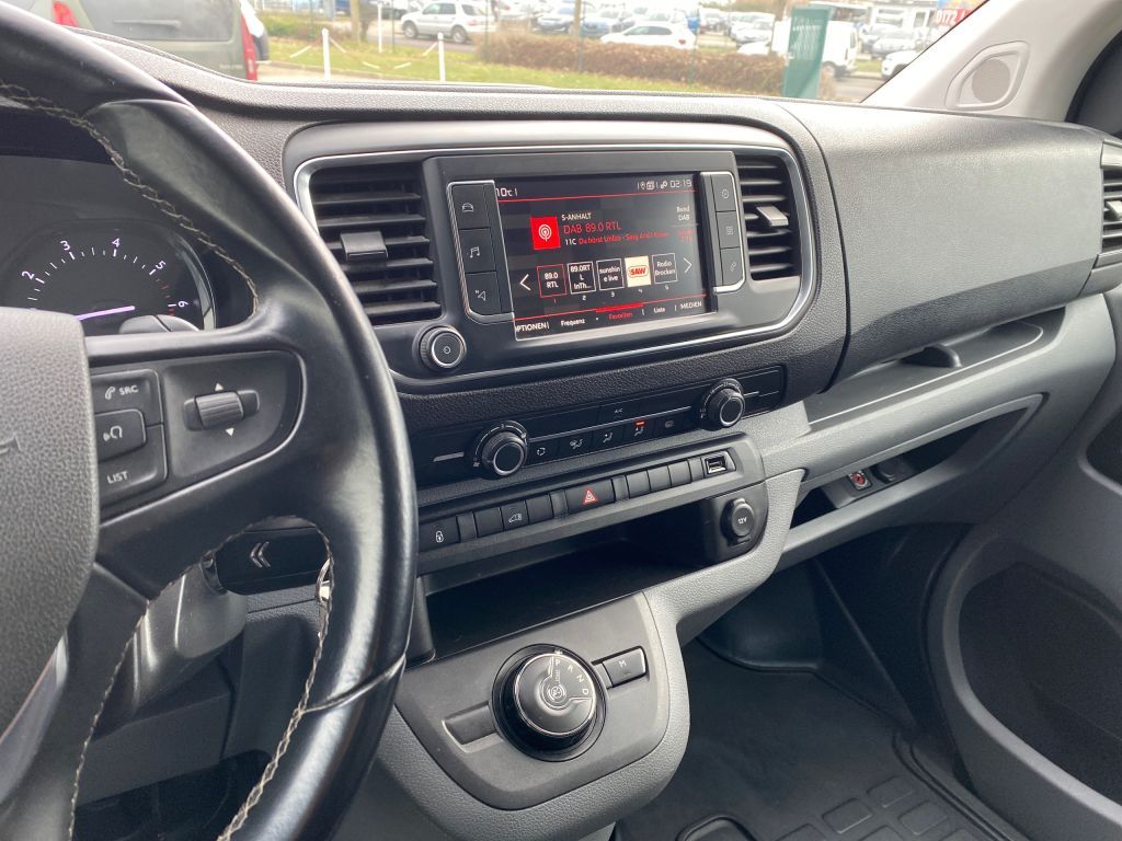 Fahrzeugabbildung Citroën Jumpy M BlueHDi 120 EAT8 Club *AZV*PDC hinten*