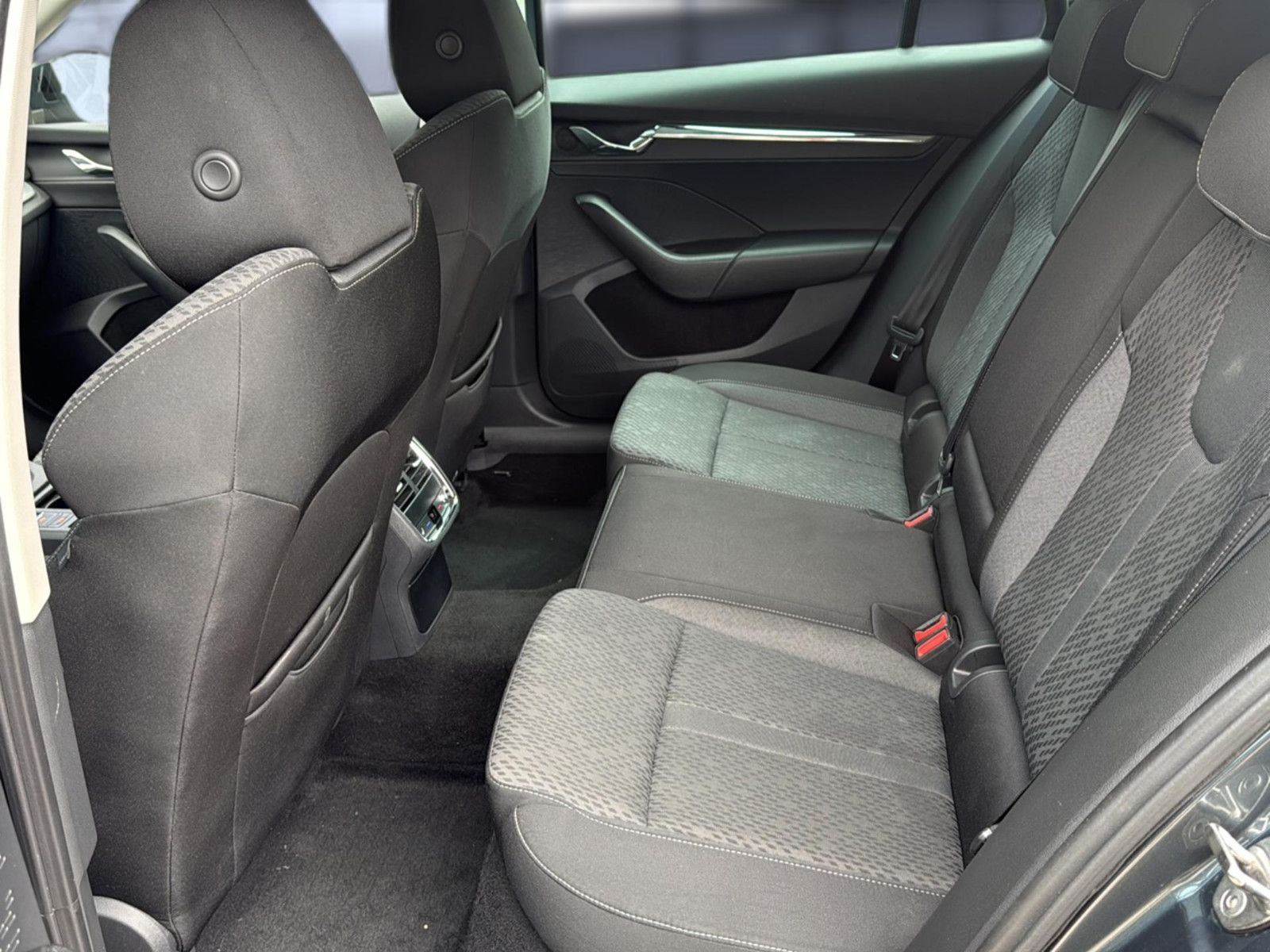 Fahrzeugabbildung SKODA Octavia Combi First Edition