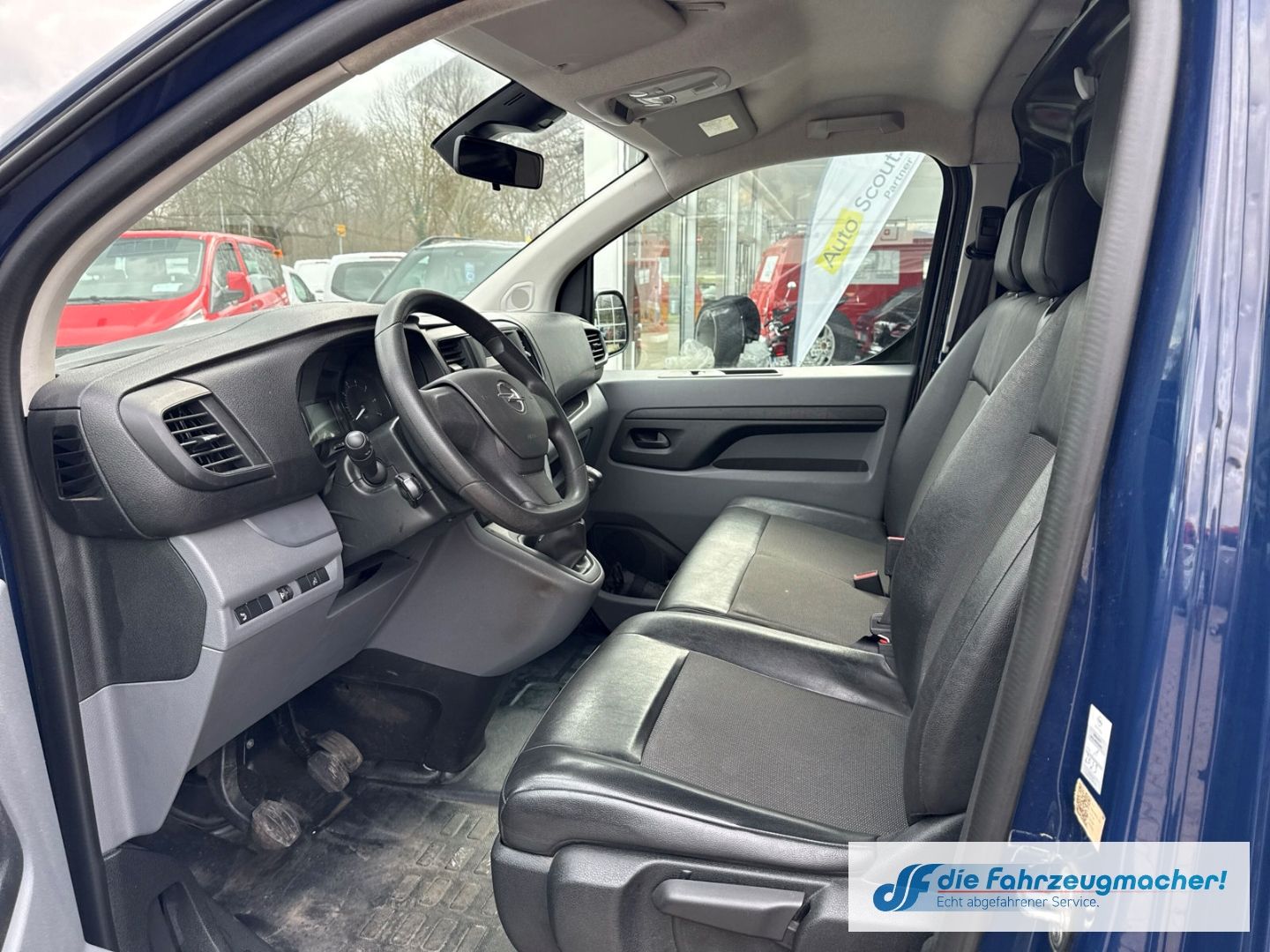 Fahrzeugabbildung Opel Vivaro Kasten Edition M 1.5 D  Musikstreaming To