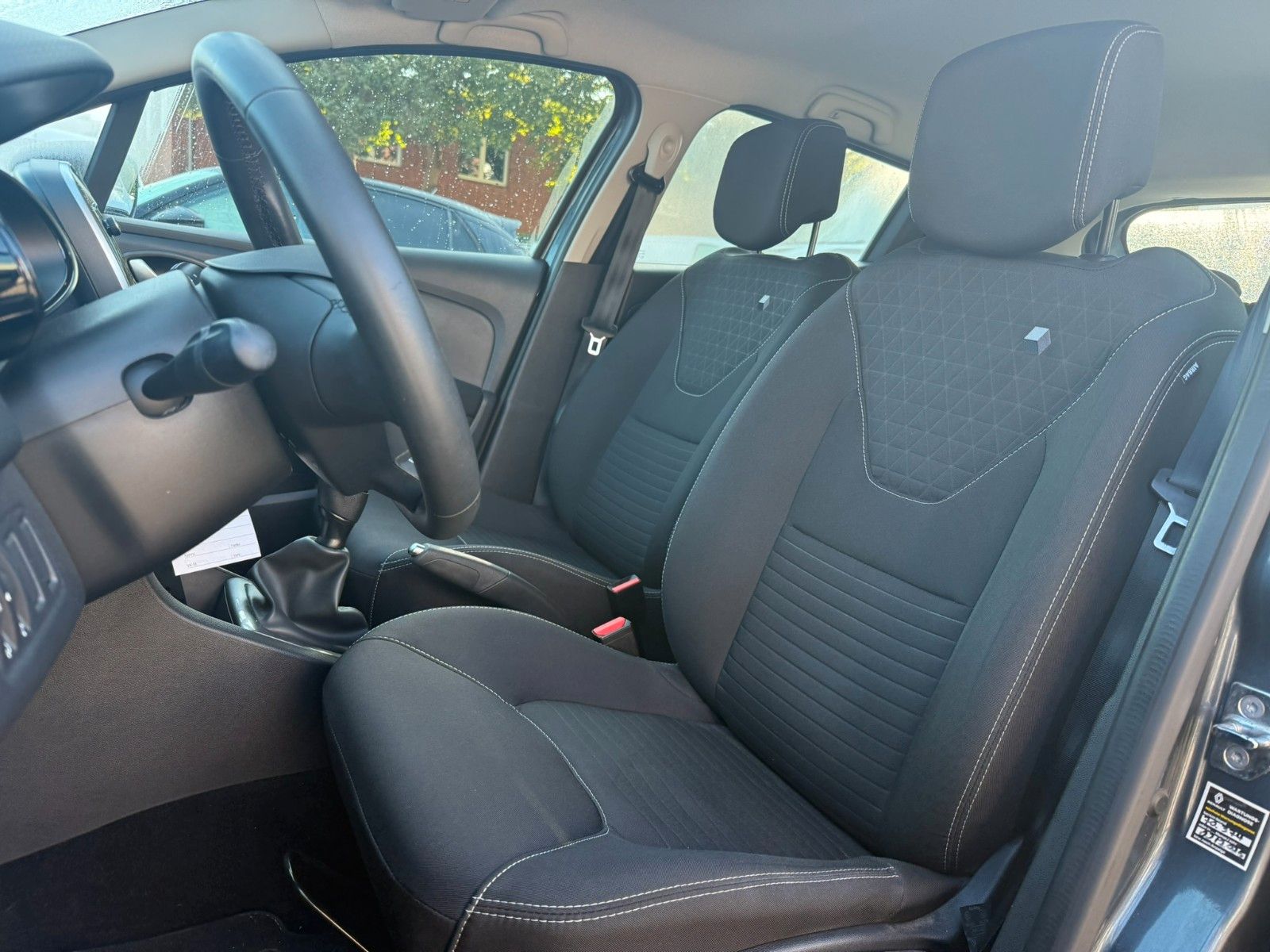 Fahrzeugabbildung Renault Clio IV Limited