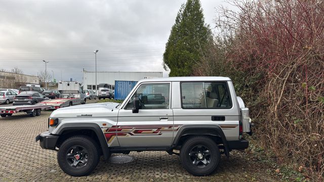 Toyota Land Cruiser GRJ 71 LX+