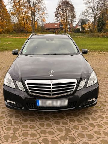 Mercedes-Benz W212  Mercedes  E 220