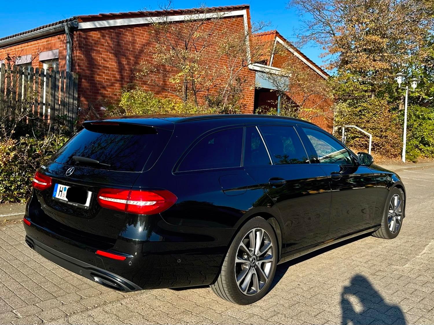 Mercedes-Benz E 300 d T Autom. Distronic, Panorama, Multibeam