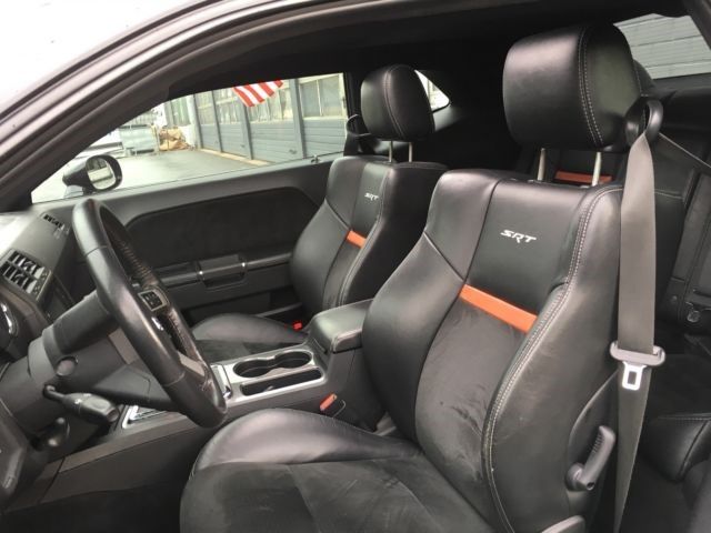 Fahrzeugabbildung Dodge Challenger 6.1 SRT-8 Neuwagenimport EU Navi SD