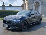 Maserati Levante 3.0 V6 430HP Modena S Auto 4WD Modena S - Maserati Levante von privat