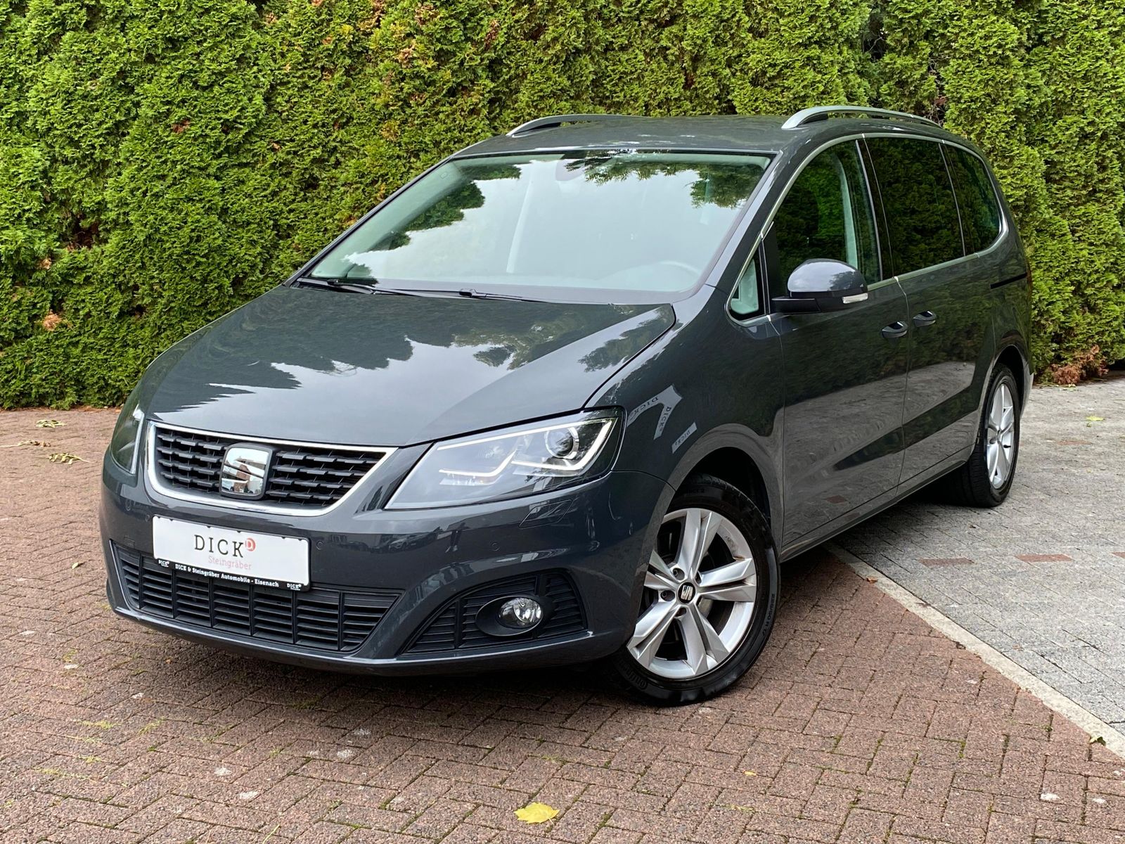 Fahrzeugabbildung SEAT Alhambra 2.0 TDI Xcellence XEN+NAV+AHK+ACC+SHZ+