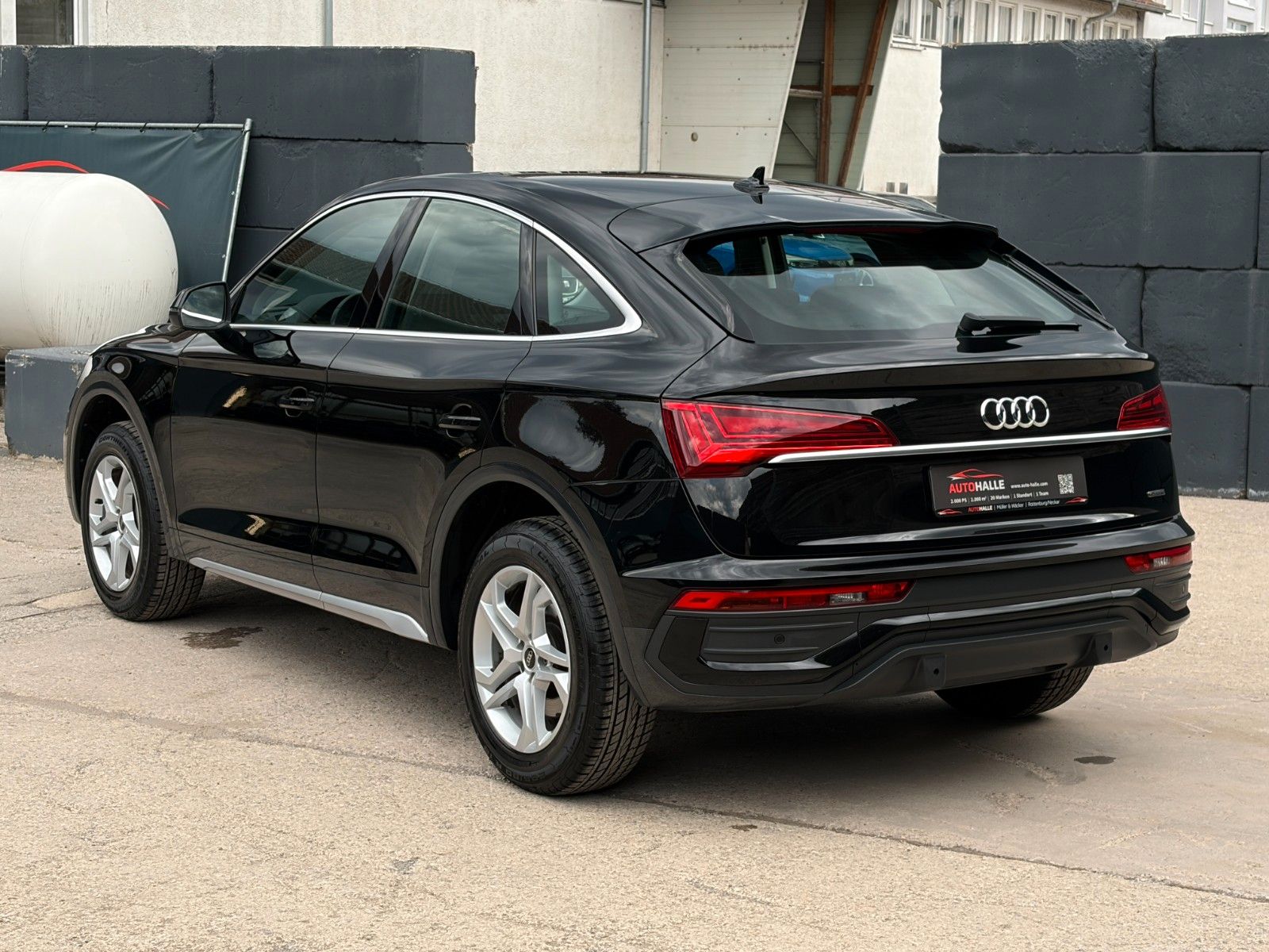 Fahrzeugabbildung Audi Q5 Sportback 40 TFSI quattro advan. AHK Matrix
