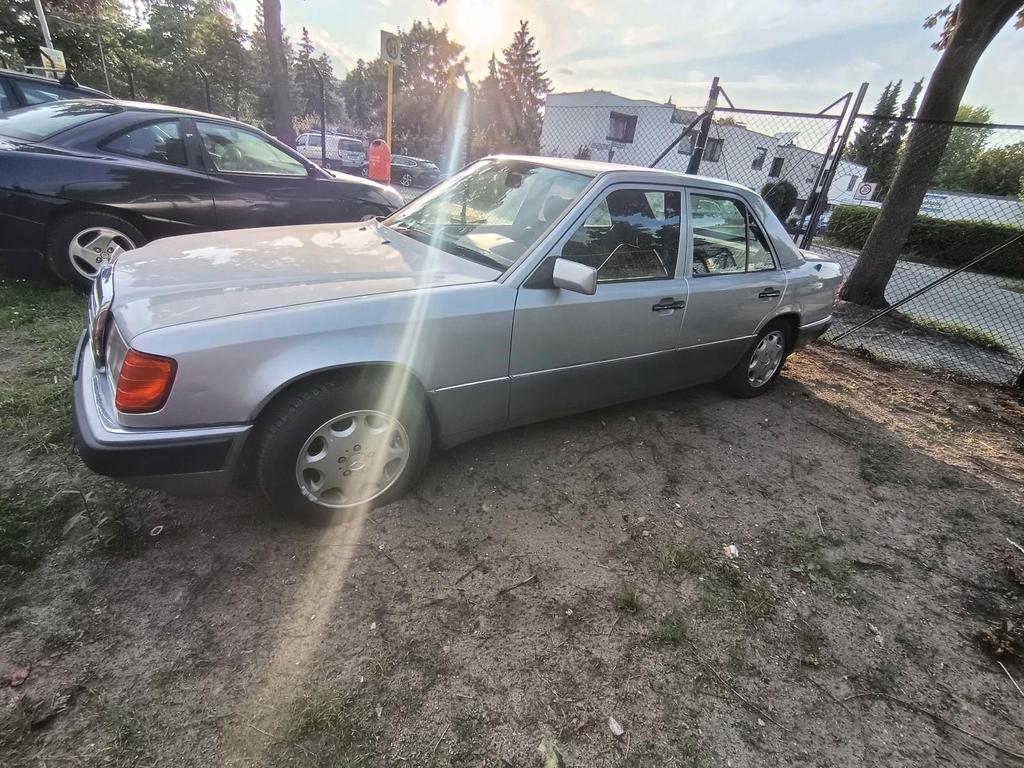 Mercedes-Benz E 300