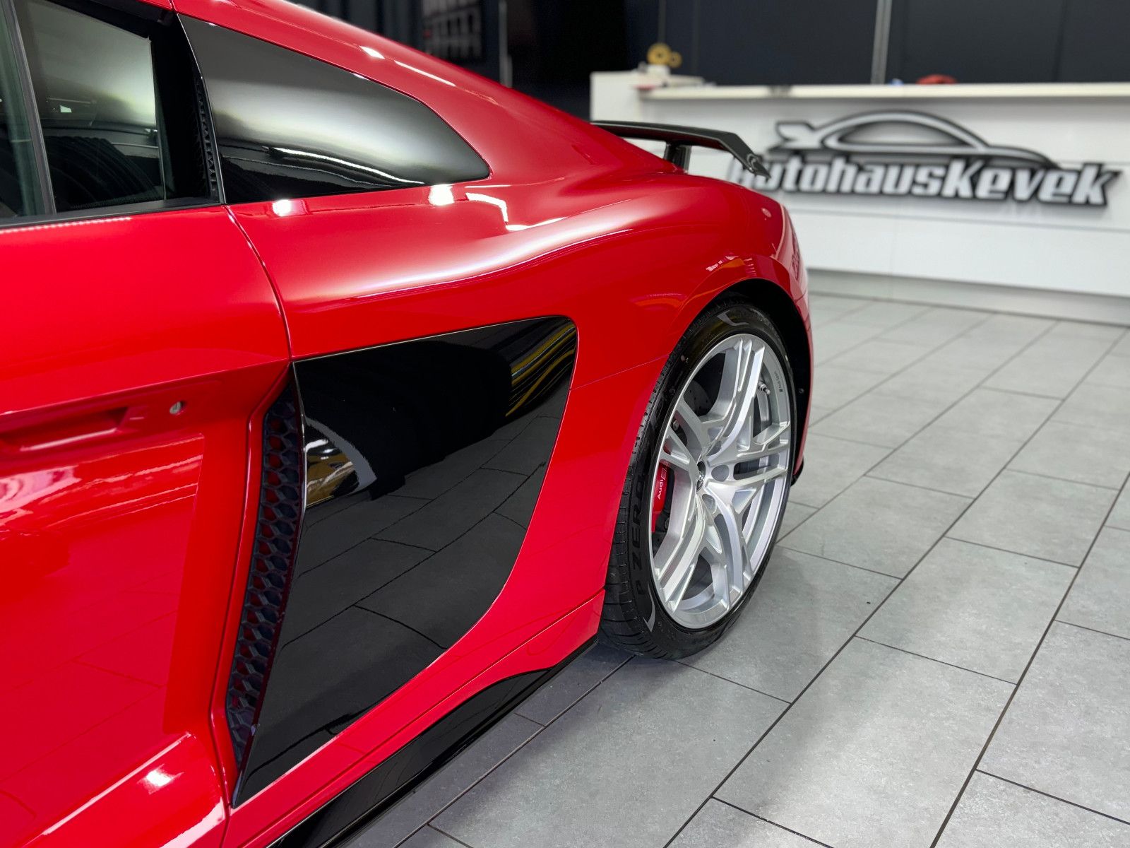 Fahrzeugabbildung Audi R8 Coupe 5.2 FSI quattro performance|B&O|KERAMIK