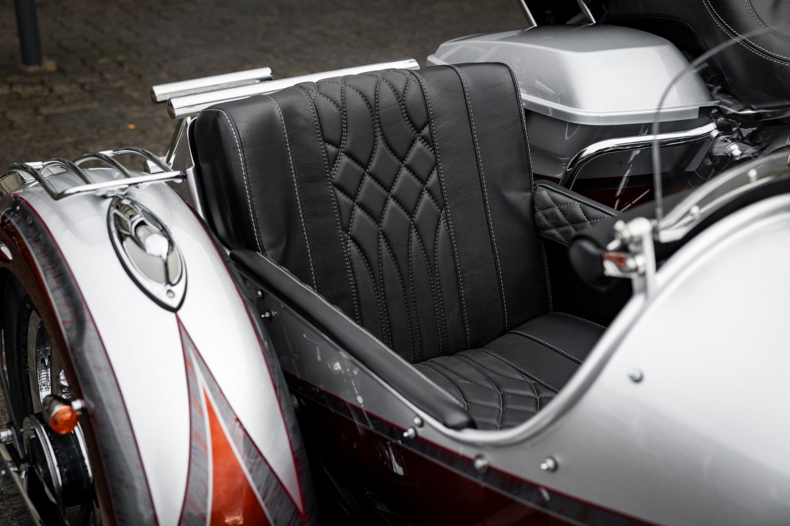 Fahrzeugabbildung Harley-Davidson FLHTKSE CVO E-Glide - V-Triebwerk Gespann