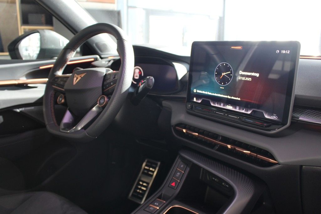 Fahrzeugabbildung CUPRA Terramar 1.5 e-Hybrid VZ DSG