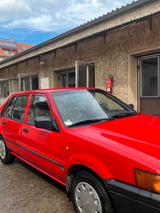 Nissan Sunny - Nissan Sunny mit Benzin-Antrieb
