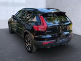 Volvo XC 40 Plus Dark 2WD - Volvo XC40 Gebrauchtwagen in München