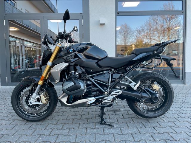 BMW R 1250 R Triple Black 4-Pakete 719 Rad Classic