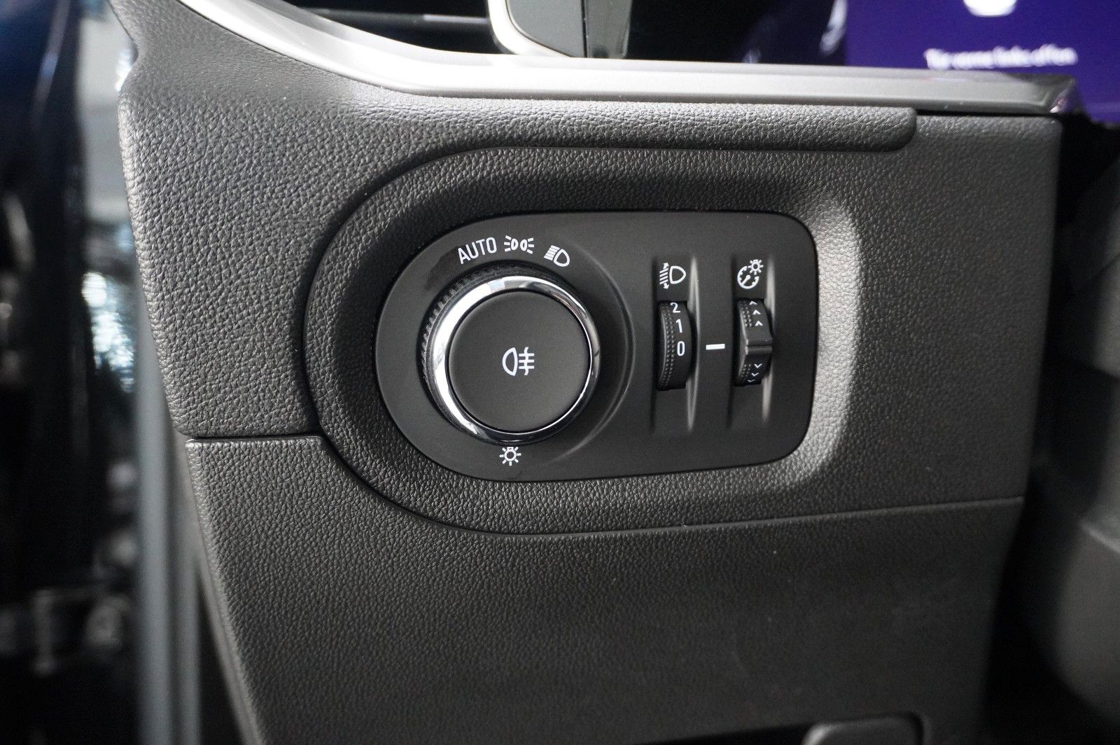 Fahrzeugabbildung Opel Grandland (X) 1.6T EDITION HYBRID NAVI/LED/VIRT.
