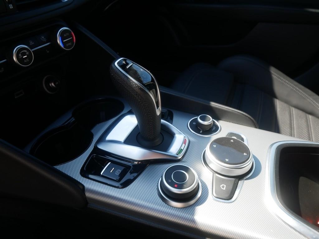 Alfa Romeo Giulia VELOCE 2.0 TURBO 16V 280 PS AT TECHNOLOGI, миниатюра 10